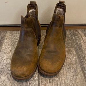 UGG BROWN BOOT SIZE 7.5